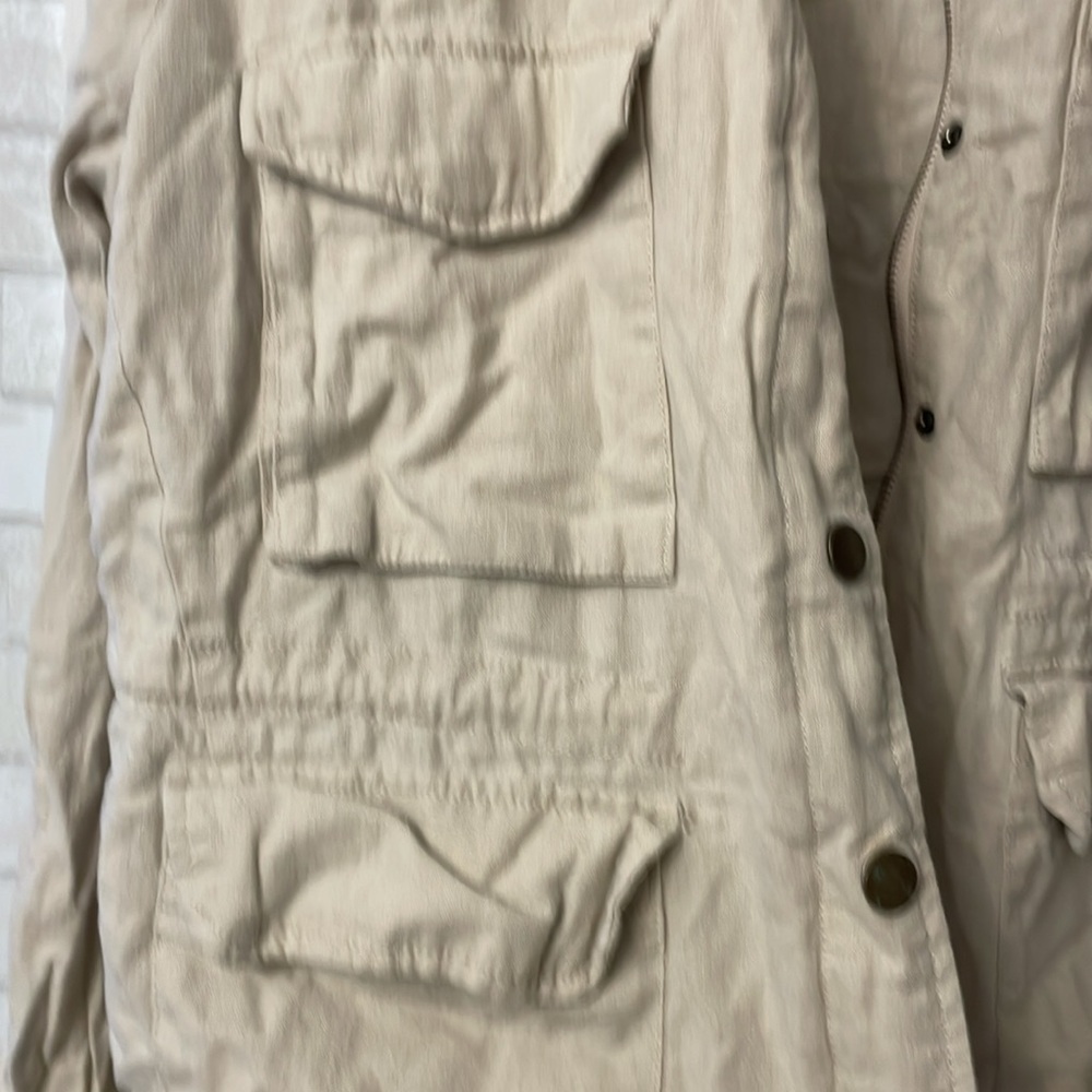 🩷Beige Jacket 🩷 - Picture 4 of 5